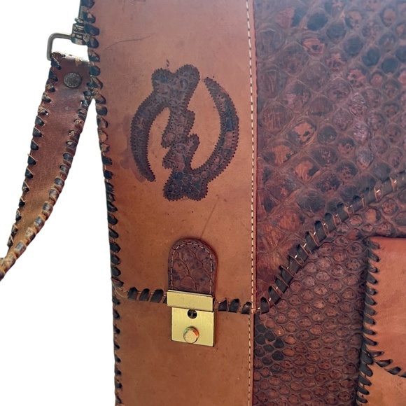 Handmade Leather Unisex Reptile Multicolor Crossbody Bag - Picture 14 of 15